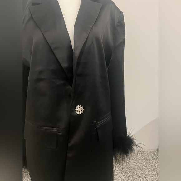 Black Satin Blazer with feather cuffs by Sincerely Jules. Size M. - Picture 4 of 11